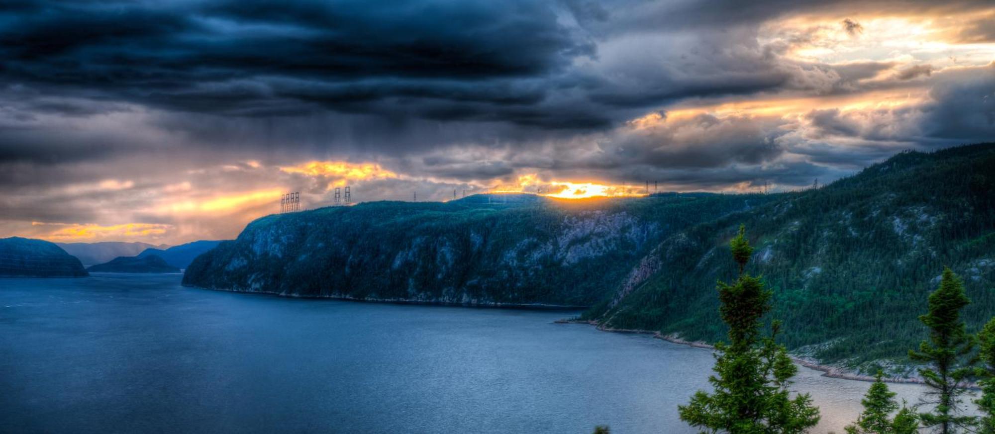 Au Sommet du Fjord Vandrerhjem Sacre-Coeur Eksteriør bilde